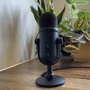 Обзор Razer Seiren V2 Pro
